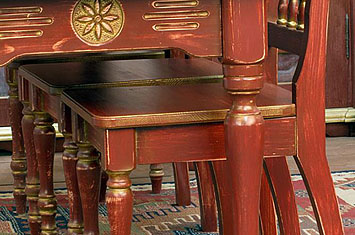 Мебель из массива сосны, коллекция ОСЕНЬ. Стулья, стол с художественной росписью столешницы. Мебельная фабрика Грин Лайн.