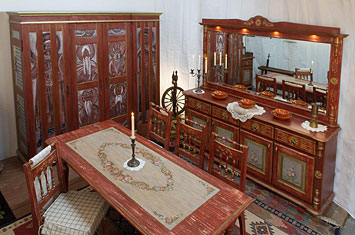 Мебель из массива сосны с художественной росписью фасадов и столешницы. Коллекция ИСТОКИ Мебельная фабрика Грин Лайн.